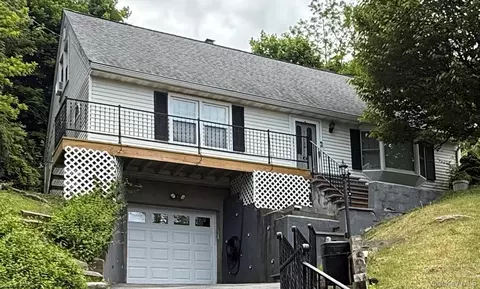 5 Meadowbrook Dr, Ossining, NY 10562