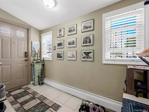 218-12 141st Rd, New York, NY 11413