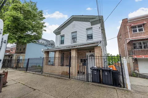 4733 Carpenter Ave, New York, NY 10470