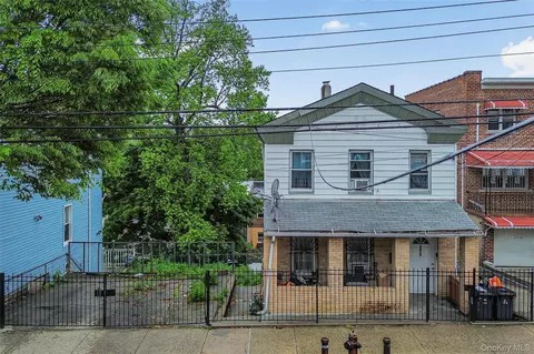 4733 Carpenter Ave, New York, NY 10470