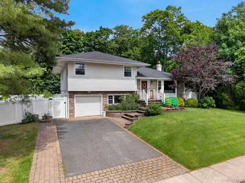 6 Holly Ln, Jericho, NY 11753