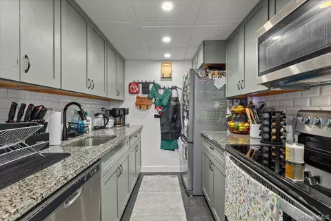 152 Overlook Ave #2C, Peekskill, NY 10566 photo 7