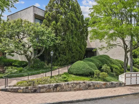 152 Overlook Ave #2C, Peekskill, NY 10566 photo 1