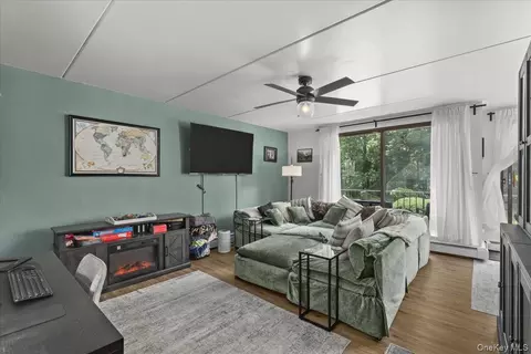 152 Overlook Ave #2C, Peekskill, NY 10566 photo 3