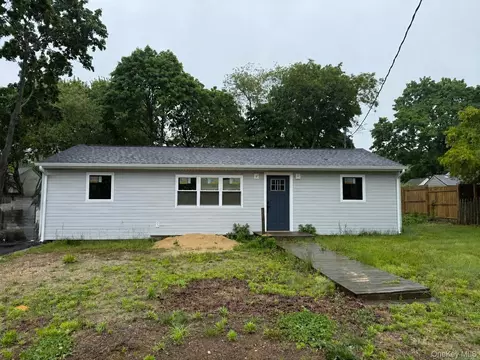547 Taylor Ave, Brookhaven, NY 11772