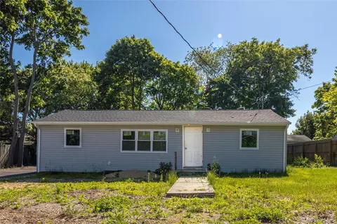 547 Taylor Ave, Brookhaven, NY 11772