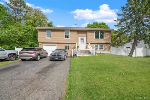745 Greenbelt Pkwy W, Holbrook, NY 11741