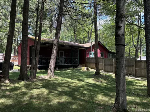 26 Ballard St, Bethel, NY 12762
