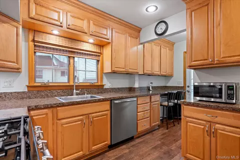 Kitchen - 51 Marvin St, Patchogue, NY 11772 photo 2 of 3