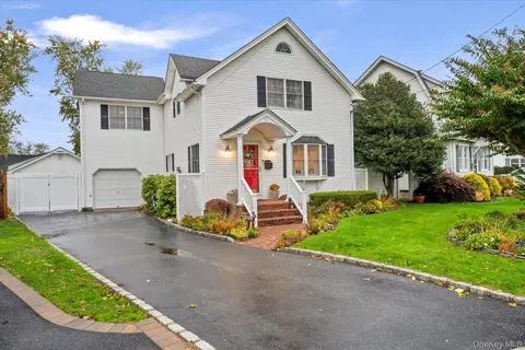 Exterior - 51 Marvin St, Patchogue, NY 11772 photo 2 of 5