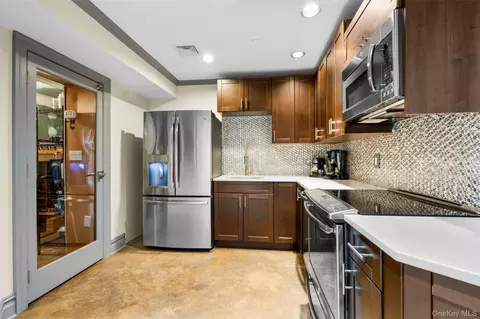 Kitchen - 23 Pheasant Dr, Rye, NY 10580 photo 3 of 3
