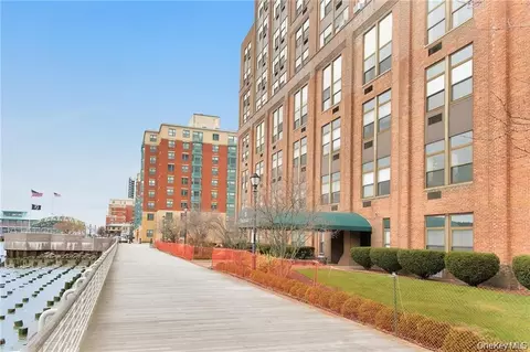 23 Water Grant St #4I, Yonkers, NY 10701