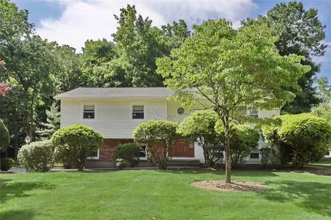 29 Thomsen Dr, Ramapo, NY 10952