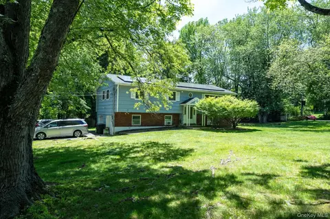 6 Tammy Rd, Ramapo, NY 10977