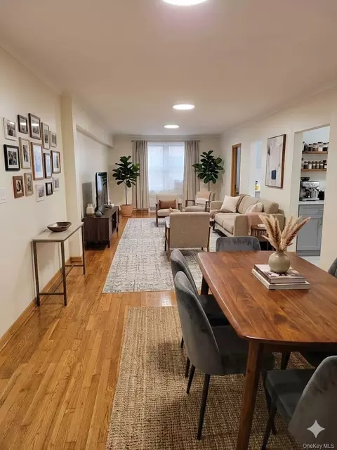 64-41 Saunders St #410, Rego Park, NY 11374