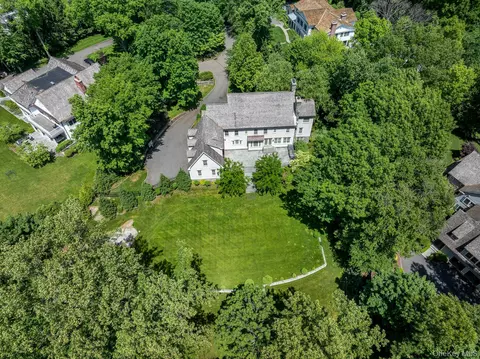 24 Stillman Ln, Greenwich, CT 06831
