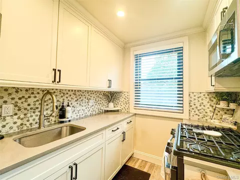 Kitchen - 17-76 166 St #FL -2, Whitestone, NY 11357 photo 1 of 2