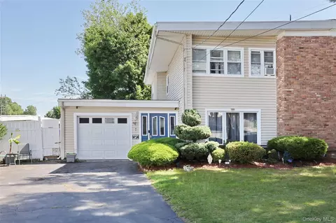 16 Adler Ct, West Haverstraw, NY 10993