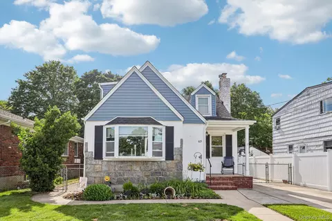 63 Kilburn Rd S, West Hempstead, NY 11552