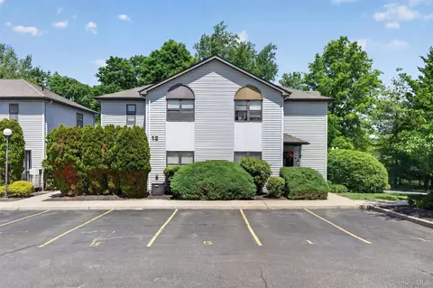 2 Giovanni Ct, Monroe, NY 10950