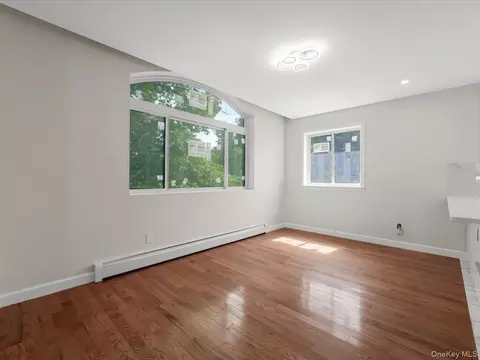 Living - 14729 70th Ave, Flushing, NY 11367 photo 4 of 7