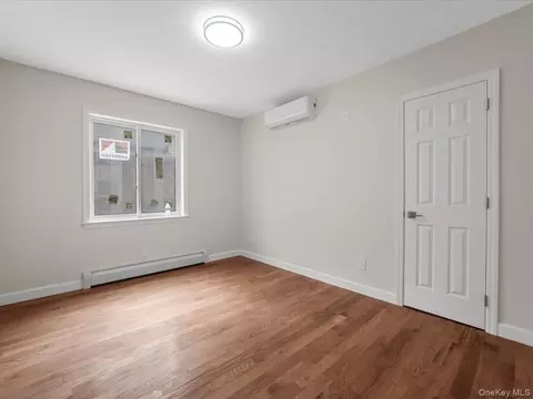 Bedroom - 14729 70th Ave, Flushing, NY 11367 photo 4 of 10