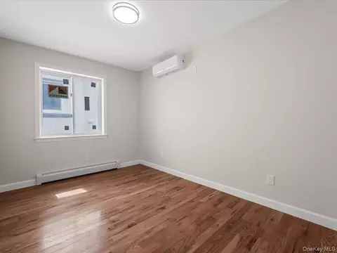 Bedroom - 14729 70th Ave, Flushing, NY 11367 photo 8 of 10