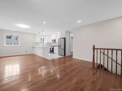Living - 14729 70th Ave, Flushing, NY 11367 photo 7 of 7
