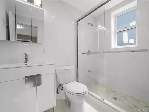 Bath - 14729 70th Ave, Flushing, NY 11367 photo 5 of 7