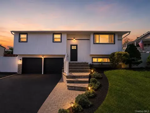 132 Berkeley Ave, Selden, NY 11784