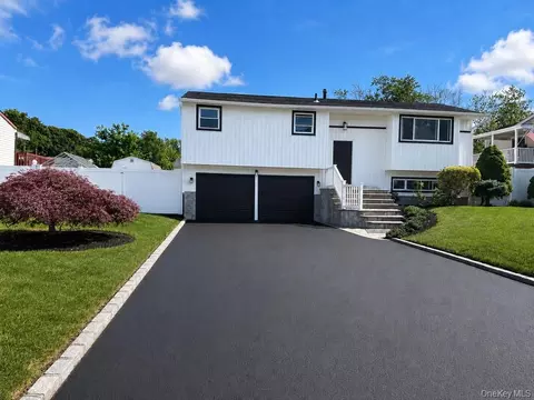 132 Berkeley Ave, Selden, NY 11784