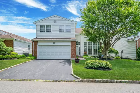 Exterior - 15 Hamlet Dr, Commack, NY 11725 photo 2 of 7
