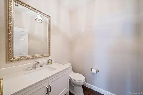 Bath - 15 Hamlet Dr, Commack, NY 11725 photo 1 of 4