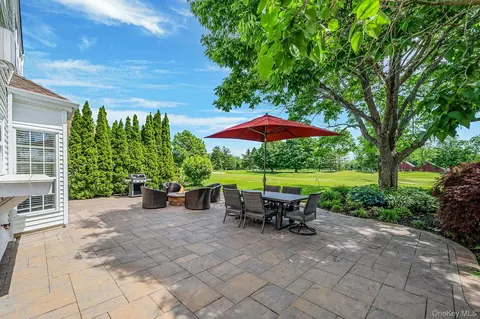 Exterior - 15 Hamlet Dr, Commack, NY 11725 photo 6 of 7