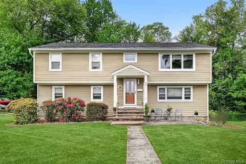 7 Windsor Brook Ln, Orangetown, NY 10983