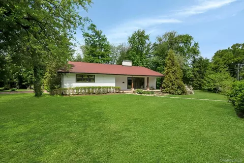 1 Canterbury Rd, Scarsdale, NY 10583