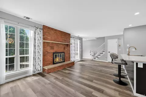 43 The Rise, Warwick, NY 10990
