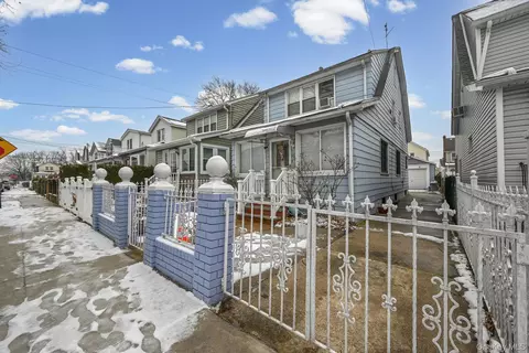 19028 118th Ave, New York, NY 11412