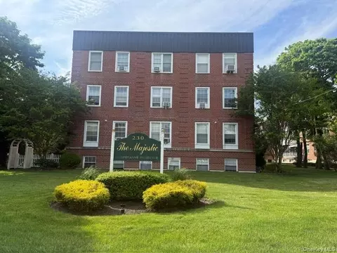 230 Central Ave #1-C, Lawrence, NY 11559
