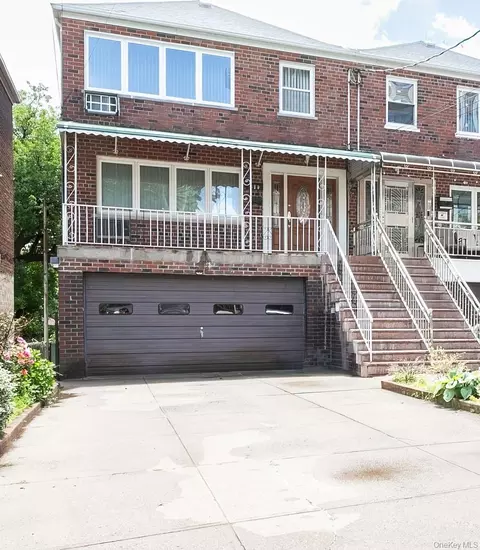 810 Neill Ave, New York, NY 10462