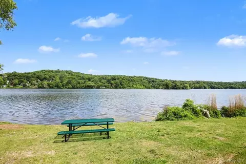 View/Area - 4 Jerome Dr, Patterson, NY 12563 photo 3 of 4