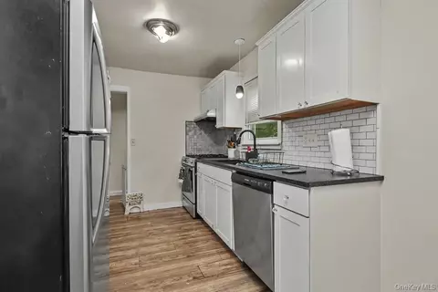 Entry Way - 4 Jerome Dr, Patterson, NY 12563 photo 1 of 4