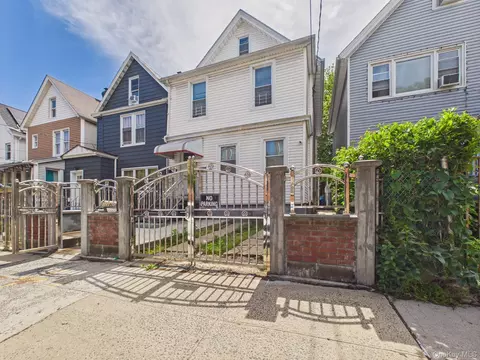 4432 Carpenter Ave, New York, NY 10470