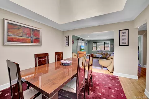 Dining - 1209 E Broadway #D23, Hewlett, NY 11557 photo 1 of 2