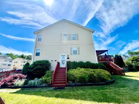 60 Peach Pl, Middletown, NY 10940