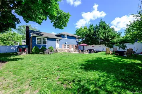 Exterior - 120 Sutton Dr, Plainview, NY 11803 photo 2 of 3