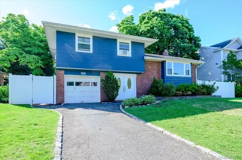 120 Sutton Dr, Plainview, NY 11803