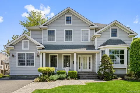 20 Carman St, Massapequa, NY 11758