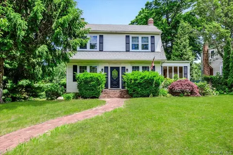 36 Seaview Ave, Northport, NY 11768