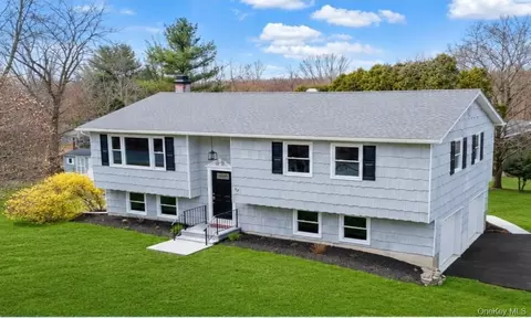 27 Church St, Wallkill, NY 12589